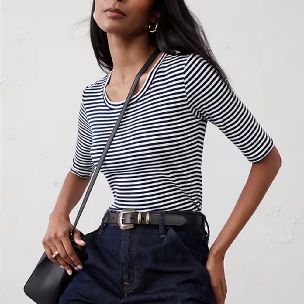 Ribbed Elbow-Sleeve T-Shirt
Navy Mini Stripe
